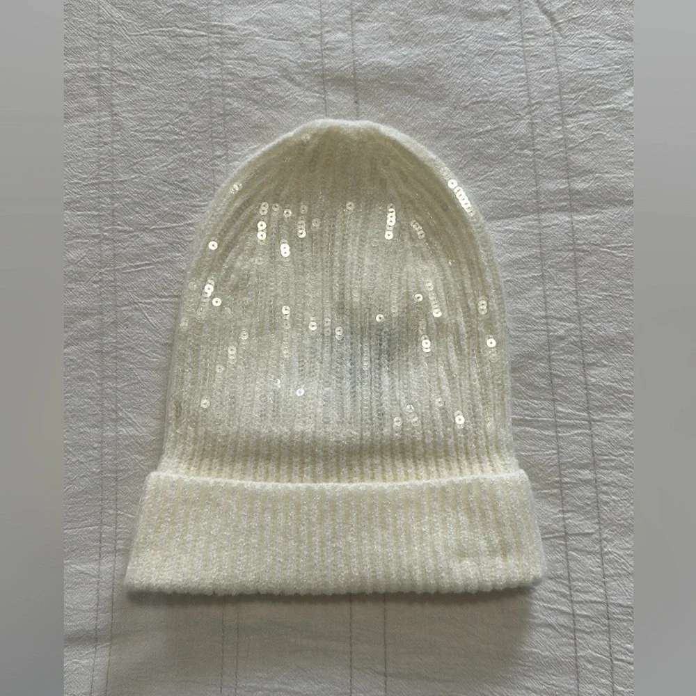 Steve Madden Sequin Beanie - Picture 2 of 4